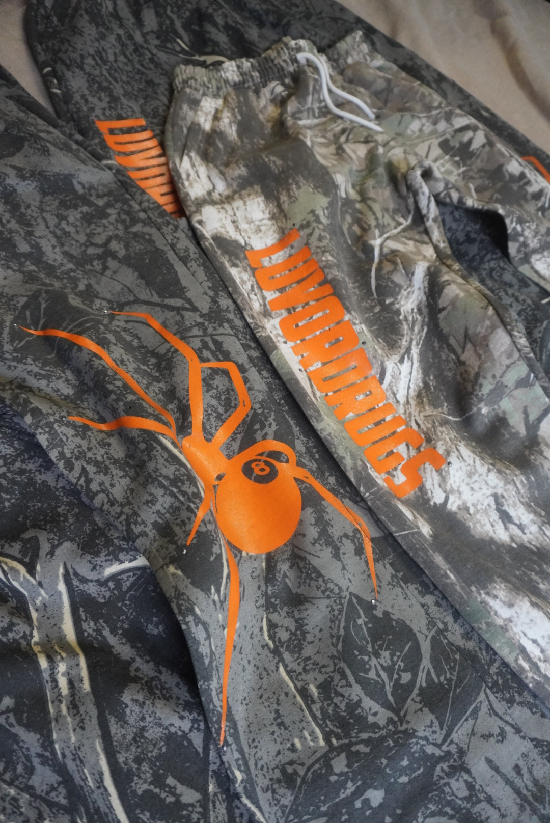 MEDIUM “REALTREE” camo LUVORDRUGS Sweatpants