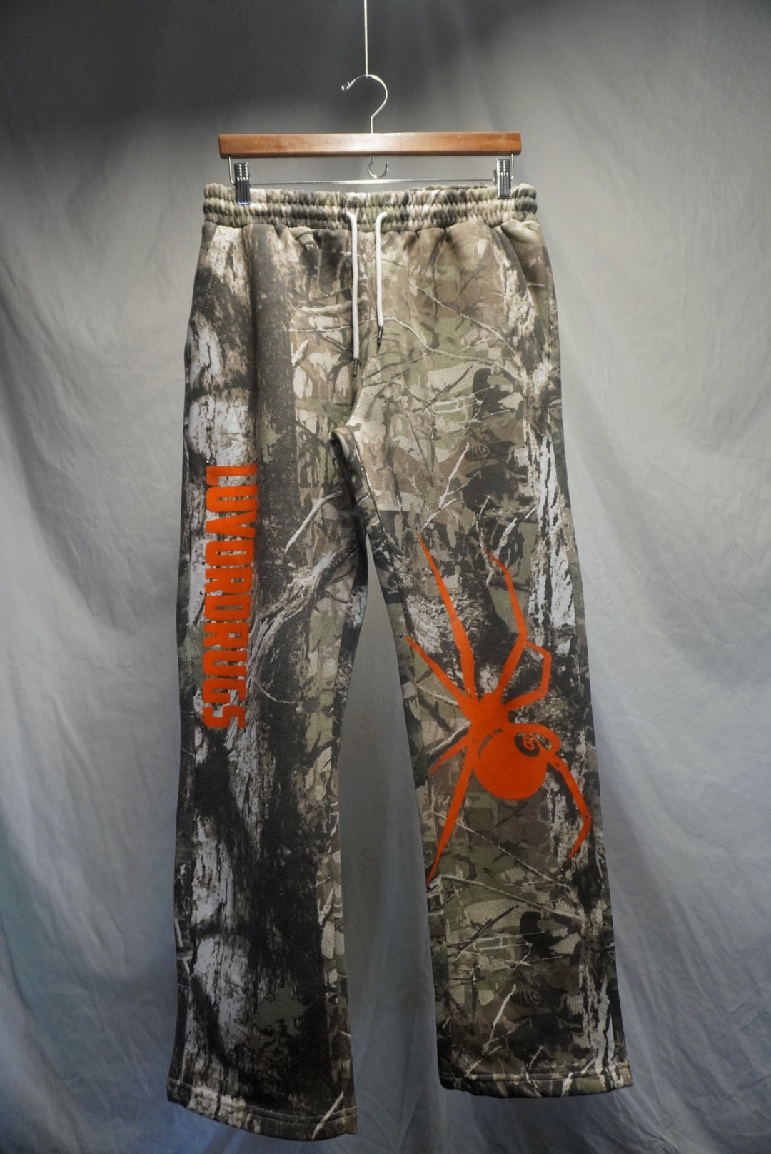MEDIUM “REALTREE” camo LUVORDRUGS Sweatpants