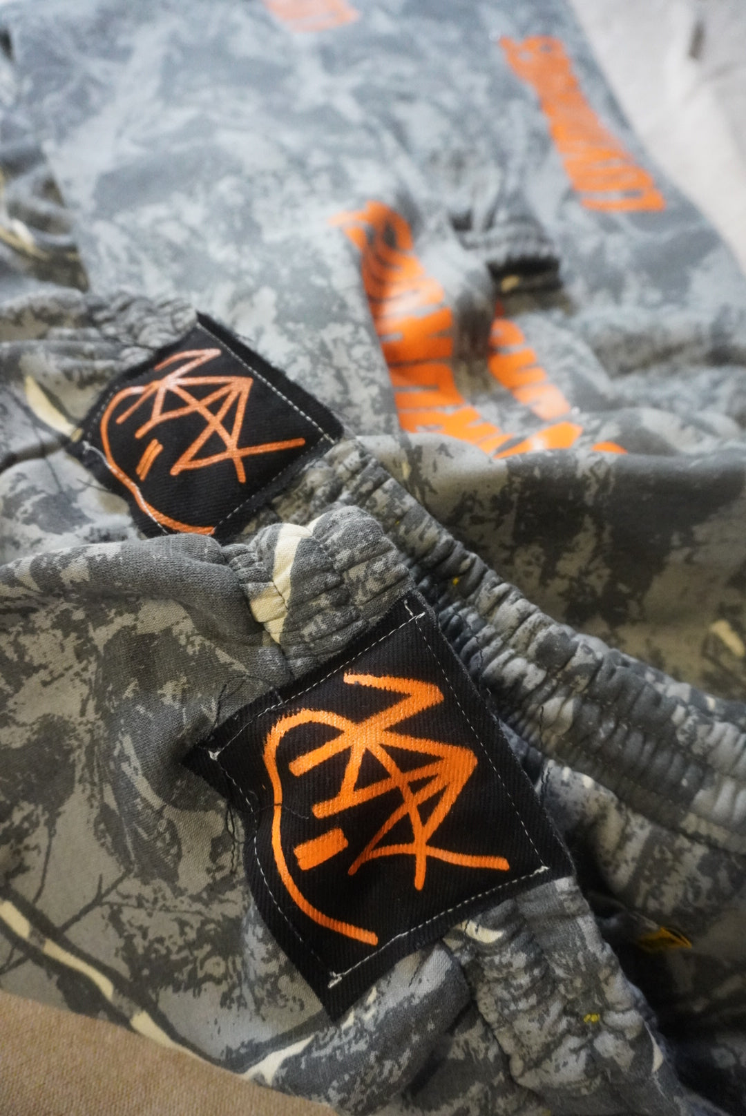 MEDIUM “REALTREE” camo LUVORDRUGS Sweatpants